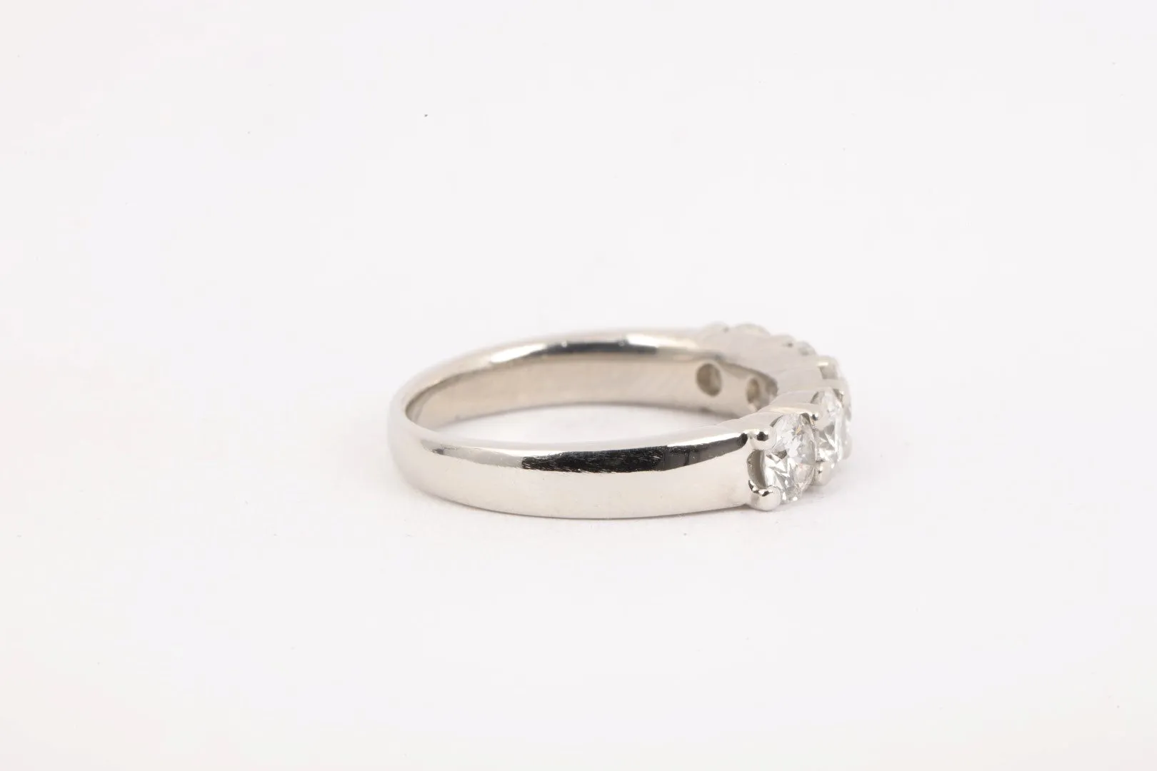 950 Platinum Ring Band with 1.25tcw Diamonds Size 5.25 (5.91g.)