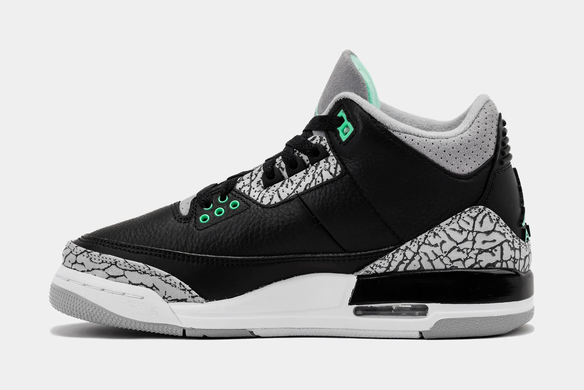 Air Jordan 3 Retro Green Glow Grade School Lifestyle Shoes (Black/Green Glow/Wolf Grey/White)