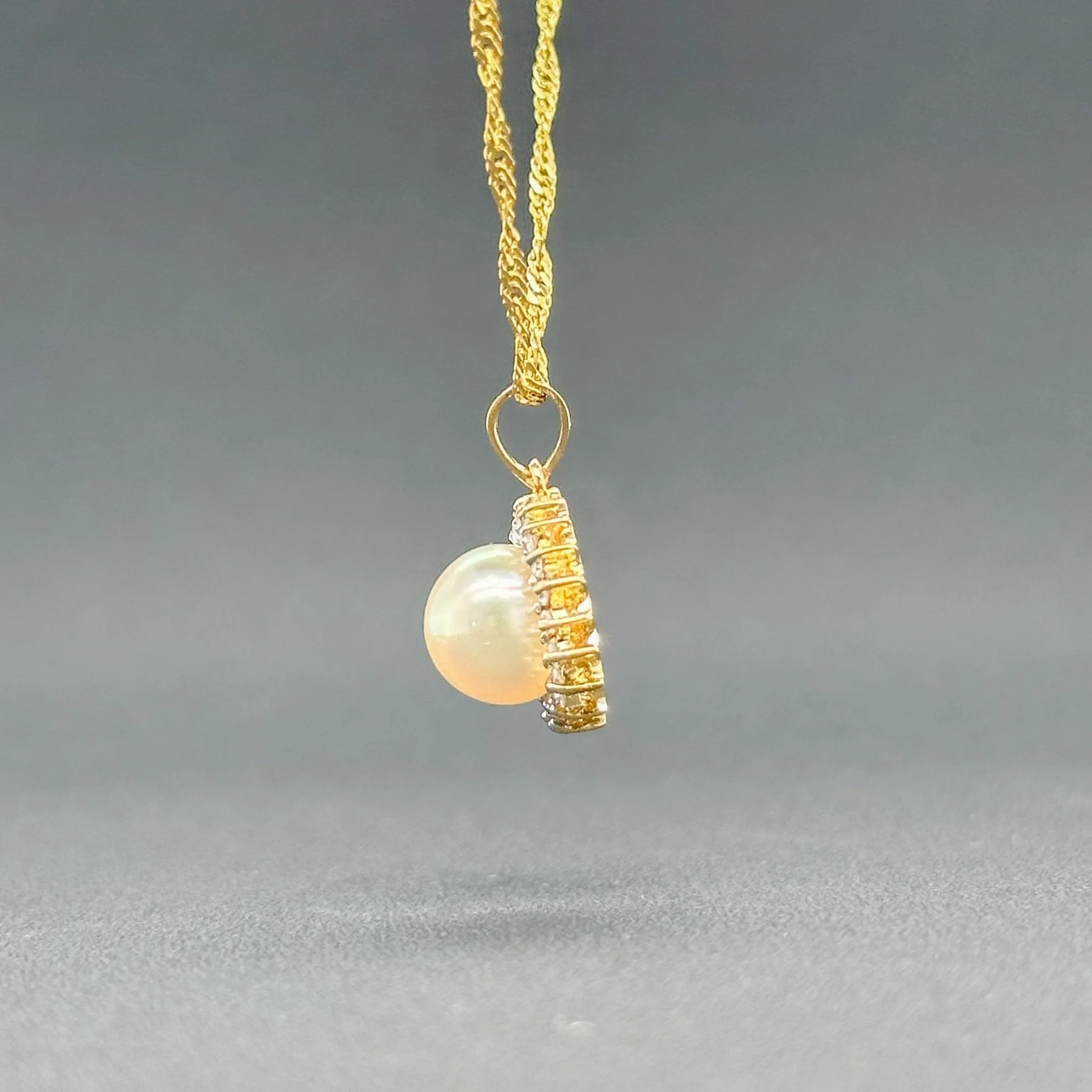 Estate 14K Y Gold 7.5mm Akoya Pearl & 0.08ctw G-H/SI1-2 Diamond Pendant