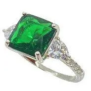 Stunning Emerald .925 Sterling Silver Ring