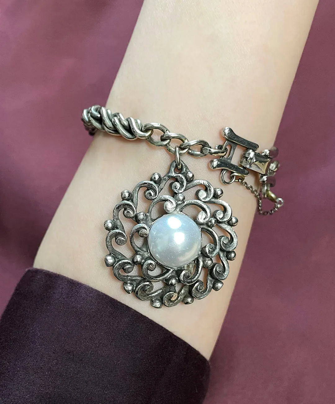 【USA輸入】ヴィンテージ BARCLAY フローラル パール チャーム ブレスレット/Vintage BARCLAY Floral Pearl Charm Bracelet