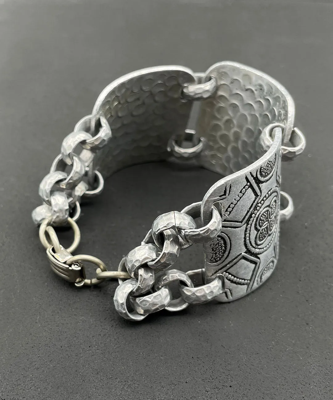 【USA輸入】ヴィンテージ アルマイト フローラル ブレスレット/Vintage Eloxal Aluminum Floral Bracelet