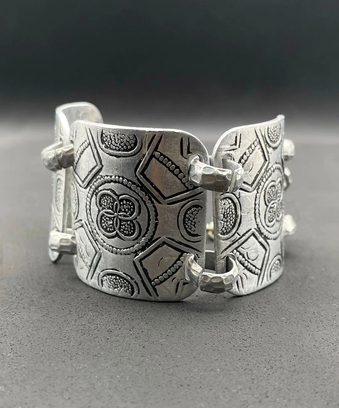 【USA輸入】ヴィンテージ アルマイト フローラル ブレスレット/Vintage Eloxal Aluminum Floral Bracelet